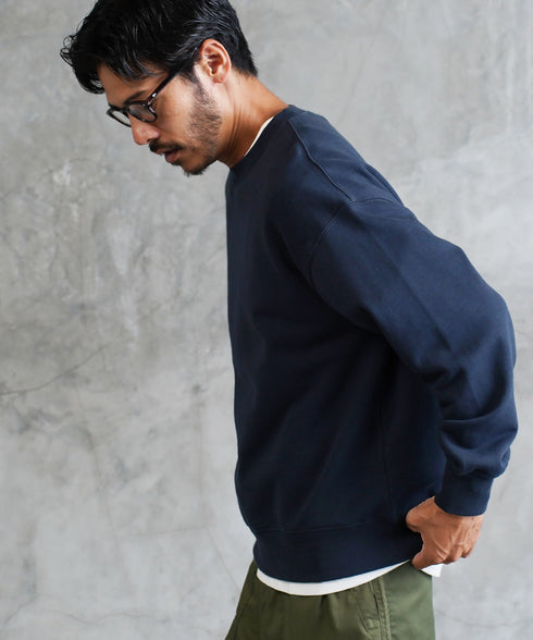 ネイビー MODEL : GO 180cm 66kg Lsize