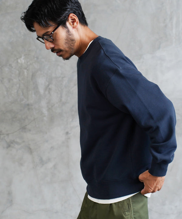 ネイビー MODEL : GO 180cm 66kg Lsize