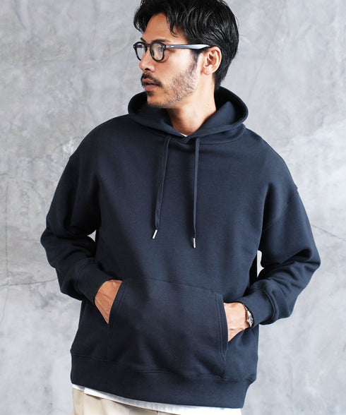 ネイビー MODEL : GO 180cm 66kg Lsize