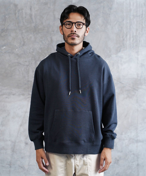 ネイビー MODEL : GO 180cm 66kg Lsize