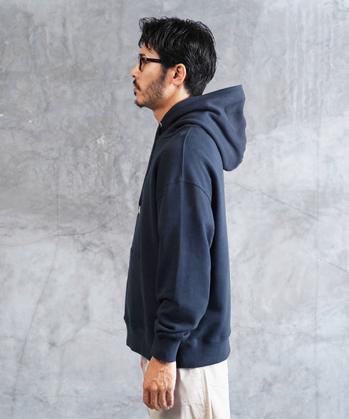 ネイビー MODEL : GO 180cm 66kg Lsize