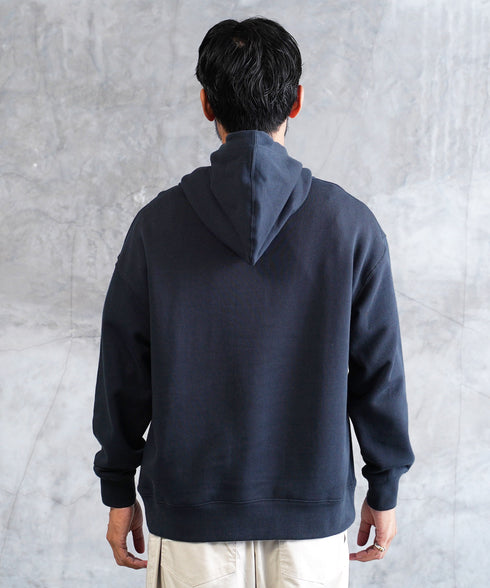 ネイビー MODEL : GO 180cm 66kg Lsize