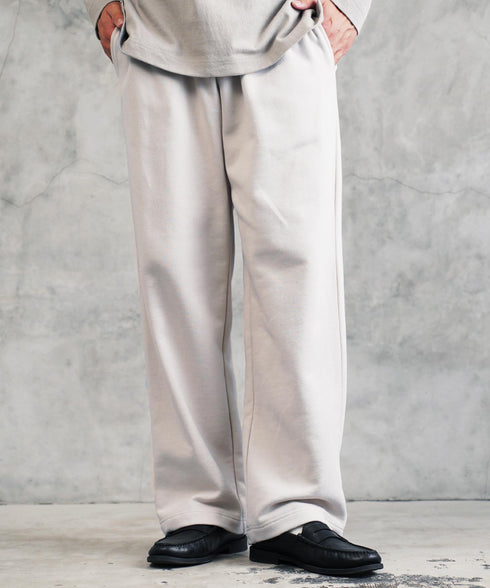 Bナチュラル(テーパード) MODEL : RYO 183cm 71kg Lsize