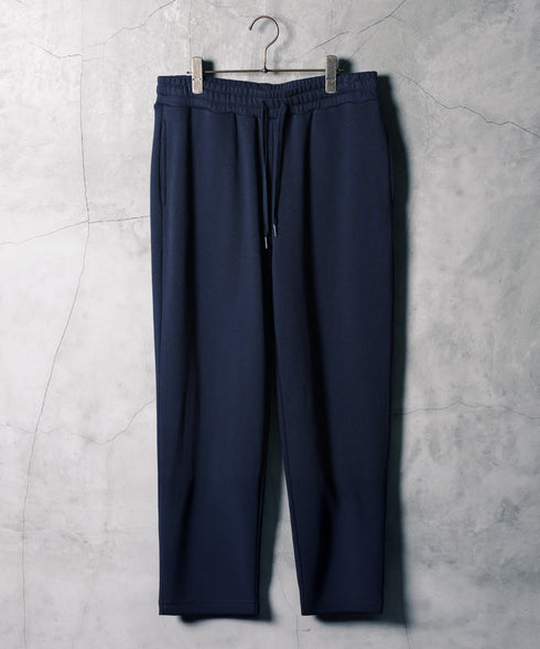 Bネイビー(テーパード) MODEL : RYO 183cm 71kg Lsize