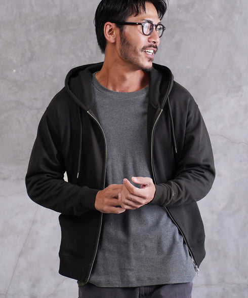 ブラック MODEL : GO 180cm 66kg Lsize