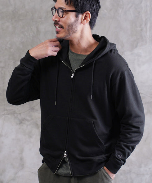 ブラック MODEL : GO 180cm 66kg Lsize