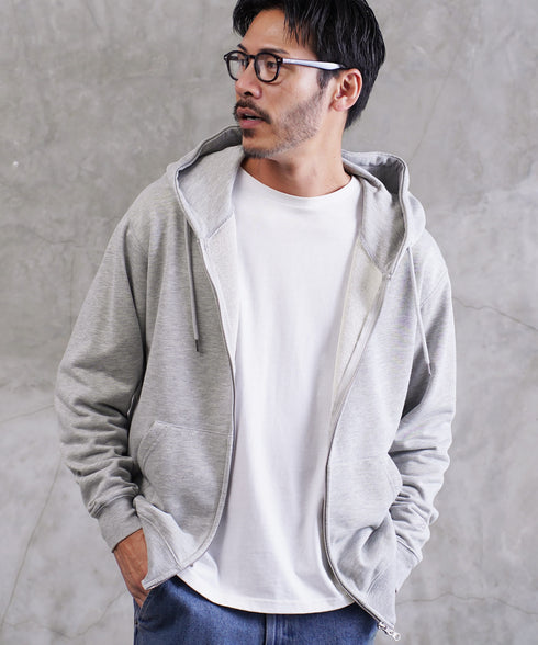 グレー MODEL : GO 180cm 66kg Lsize