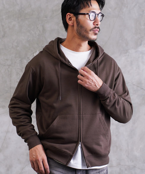 ブラウン MODEL : GO 180cm 66kg Lsize