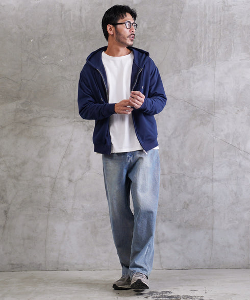 ネイビー MODEL : GO 180cm 66kg Lsize