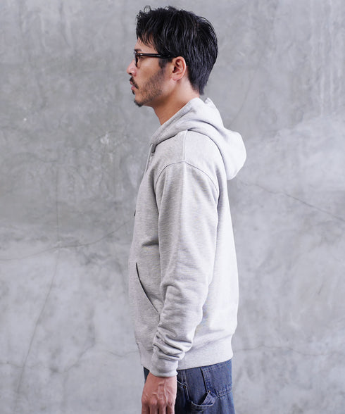 グレー MODEL : GO 180cm 66kg Lsize