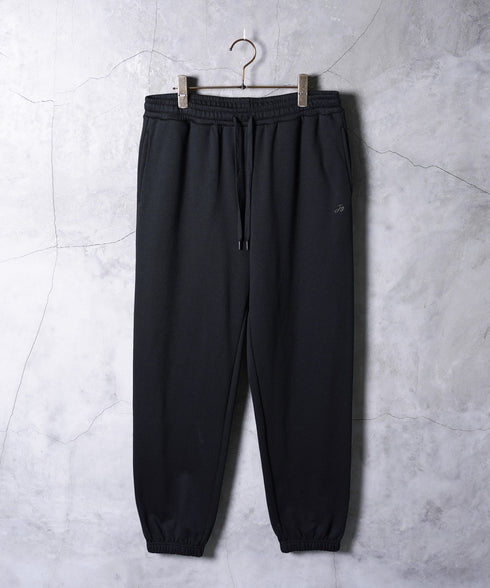 ブラック B(レギュラー) MODEL : GO 180cm 66kg Lsize