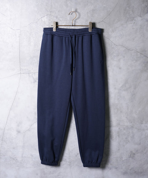 ネイビー B(レギュラー) MODEL : GO 180cm 66kg Lsize