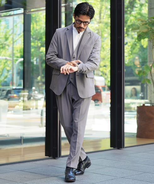 ライトグレー MODEL : GO 180cm 66kg Lsize