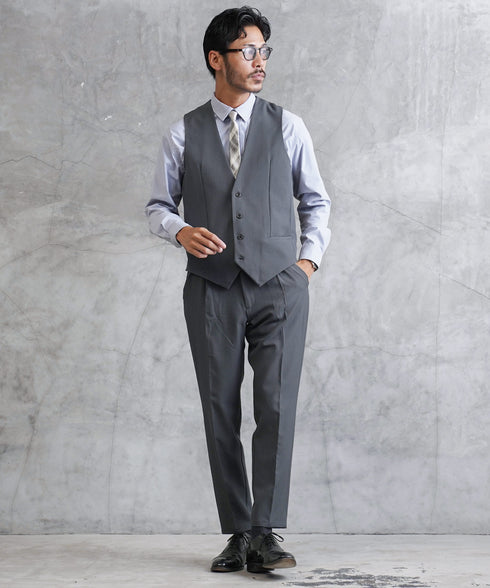 グレー MODEL : GO 180cm 66kg Lsize