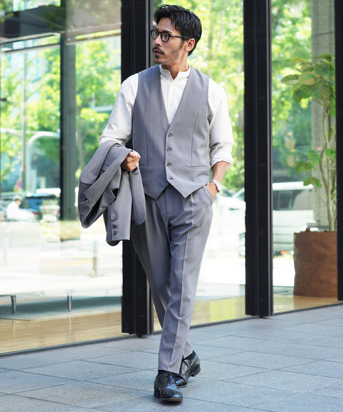 ライトグレー MODEL : GO 180cm 66kg Lsize