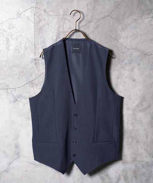 ネイビー MODEL : GO 180cm 66kg Lsize