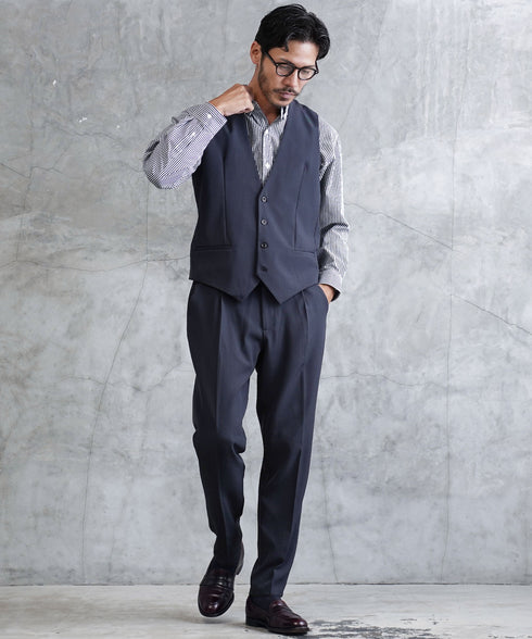 ネイビー MODEL : GO 180cm 66kg Lsize