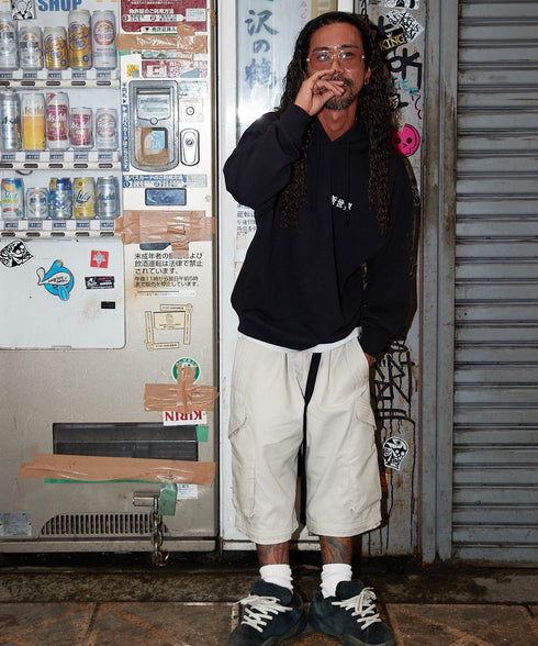 Billiken / ビリケンパーカーブラックスタイリング3