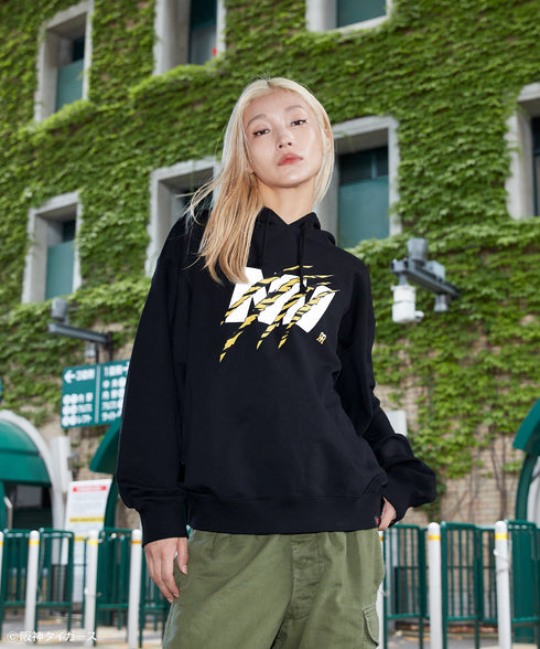 Tigers Claw / タイガースクローパーカーブラックスタイリング4