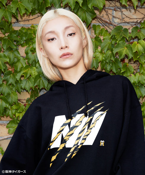 【一部予約】阪神タイガース ×NOSTALVIA(ノスタルヴィア) Tigers Claw / タイガースクロー裏毛パーカー