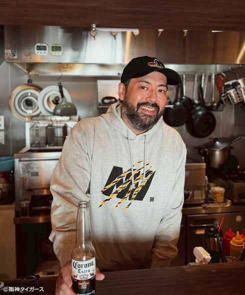 【一部予約】阪神タイガース ×NOSTALVIA(ノスタルヴィア) Tigers Claw / タイガースクロー裏毛パーカー