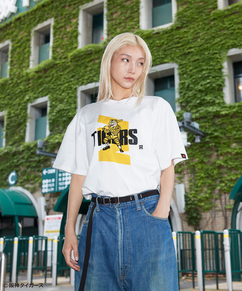 Tigers Slugger / タイガーススラッガーTシャツホワイトスタイリング6
