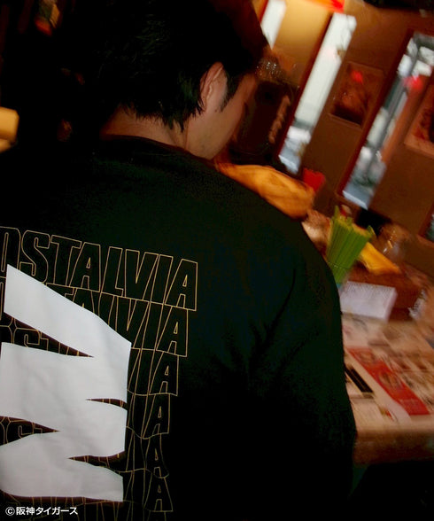 阪神タイガース ×NOSTALVIA(ノスタルヴィア) Tigers Slugger / タイガーススラッガー裏毛トレーナー