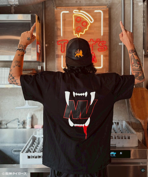 阪神タイガース × NOSTALVIA (ノスタルヴィア) Tigers Fang / タイガースファング Tシャツ