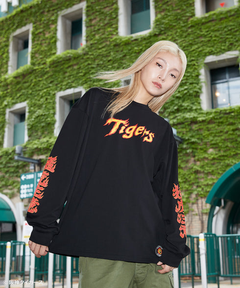Tigers Fang / タイガースファングロングスリーブTシャツブラックスタイリング3