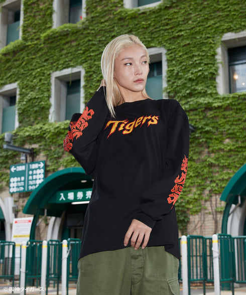 Tigers Fang / タイガースファングロングスリーブTシャツブラックスタイリング4