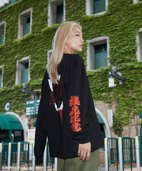 Tigers Fang / タイガースファングロングスリーブTシャツブラックスタイリング6