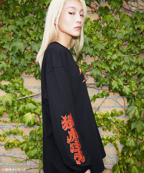 Tigers Fang / タイガースファングロングスリーブTシャツブラックスタイリング9