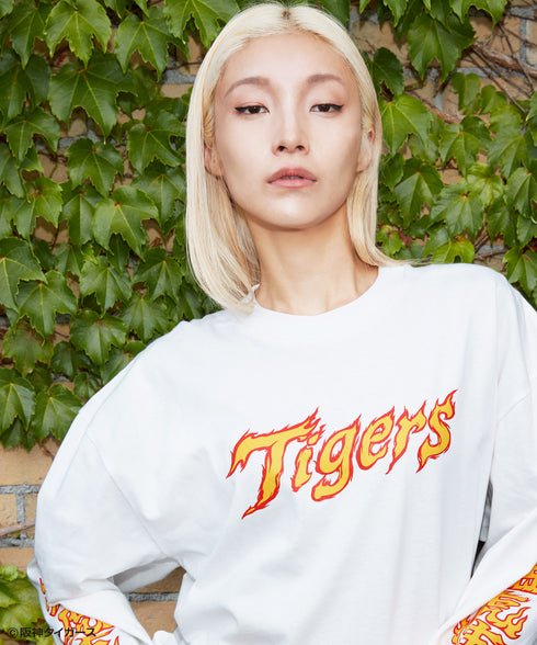 Tigers Fang / タイガースファングロングスリーブTシャツホワイトスタイリング1