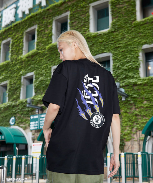 Tigers Scratch / タイガーススクラッチTシャツブラックスタイリング3