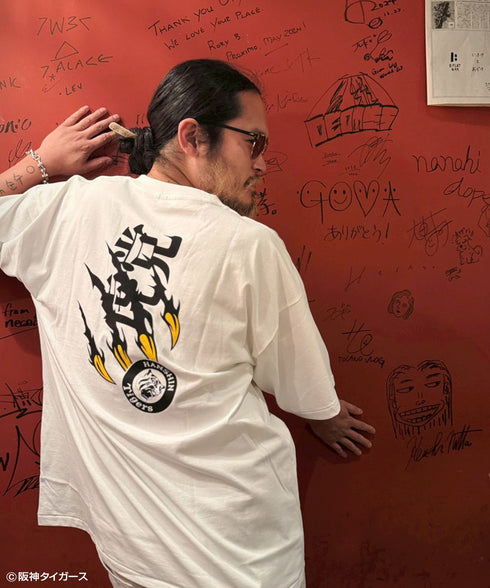 阪神タイガース × NOSTALVIA (ノスタルヴィア) Tigers Scratch / タイガーススクラッチ Tシャツ【ポイントアップ対象外】