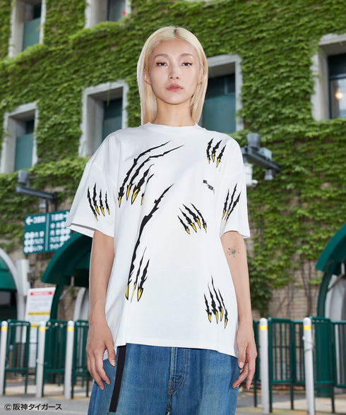 タイガーススクラッチ Tシャツ ホワイト スタイリング1 阪神タイガース プレセント ギフト 野球 クリスマス 贈り物