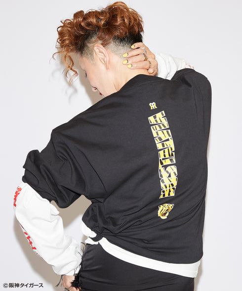 レイジングタイガース ロングスリーブTシャツ ブラック スタイリング2 阪神タイガース プレセント ギフト 野球 クリスマス 贈り物 ロンT