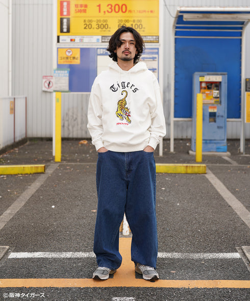 阪神タイガース90周年 × NOSTALVIA ノスタルヴィア Raging Tigers / レイジングタイガース 裏毛 パーカー 大阪