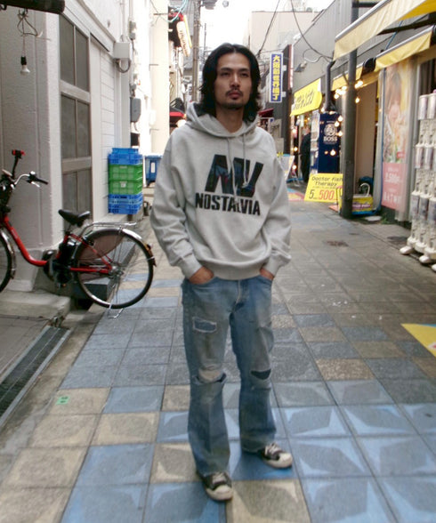 ドウトンボリ裏毛パーカー グレー スタイリング4 大阪 プレセント ギフト クリスマス 贈り物 フーディー