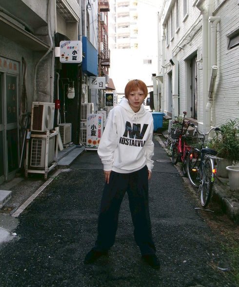 ドウトンボリ裏毛パーカー ホワイト スタイリング7 大阪 プレセント ギフト クリスマス 贈り物 フーディー