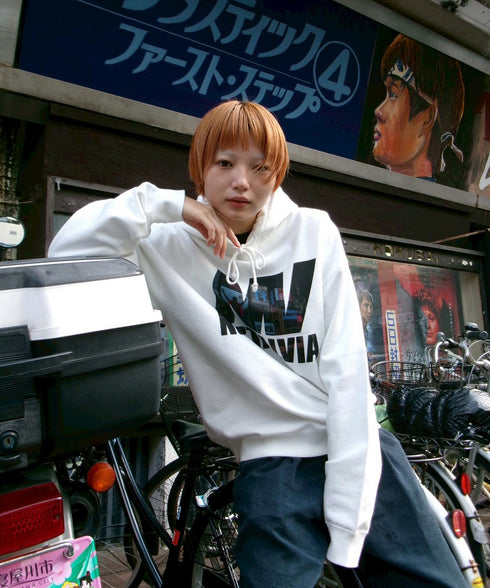 ドウトンボリ裏毛パーカー ホワイト スタイリング8 大阪 プレセント ギフト クリスマス 贈り物 フーディー