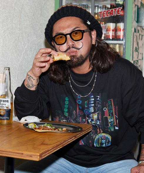 Ura Namba / ウラナンバロングスリーブTシャツブラックスタイリング1