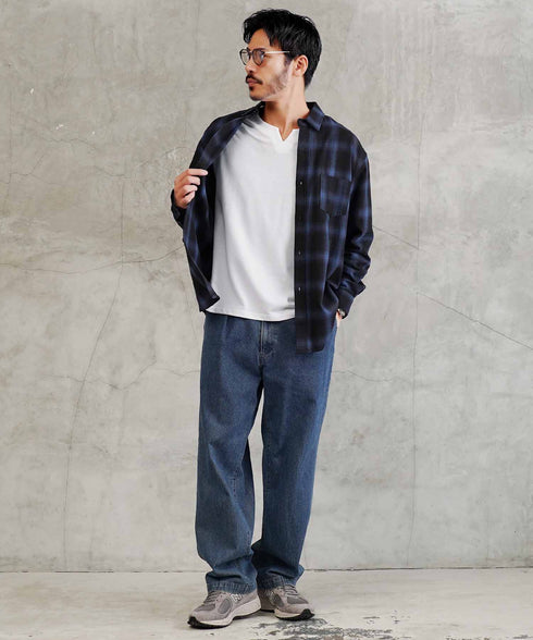 ホワイト MODEL : GO 180cm 66kg Lsize