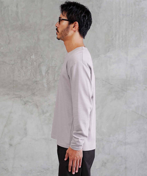 グレージュ MODEL : GO 180cm 66kg Lsize