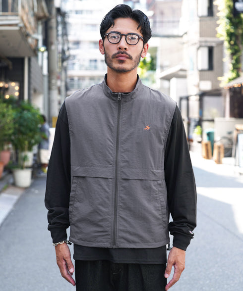 チャコール/オレンジ MODEL : GO 180cm 66kg Lsize