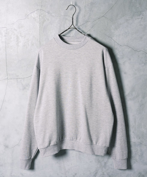 グレー MODEL : GO 180cm 66kg Lsize