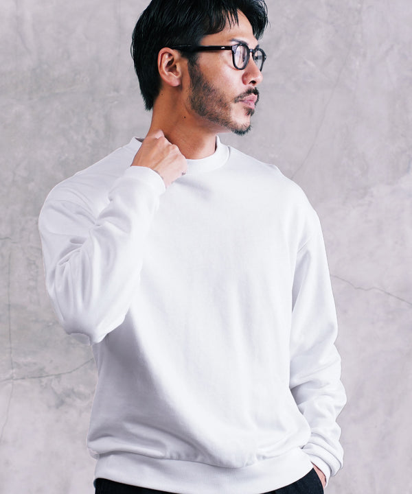 ホワイト MODEL : GO 180cm 66kg Lsize