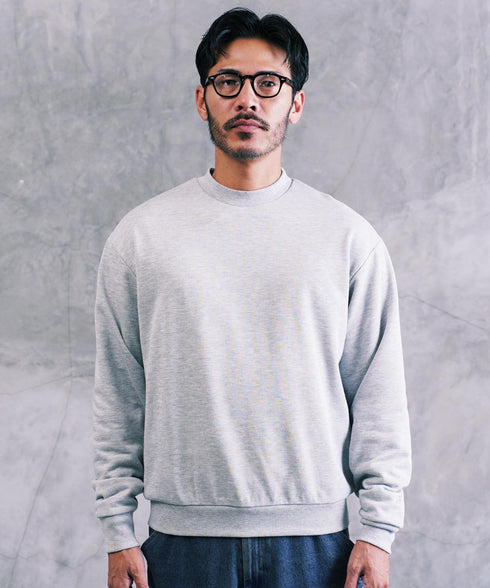 グレー MODEL : GO 180cm 66kg Lsize