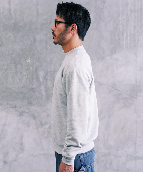 グレー MODEL : GO 180cm 66kg Lsize