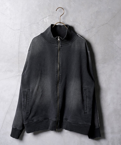 ブラック2ライン MODEL : GO 180cm 66kg Lsize